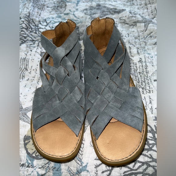 Born Shoes - Born IWA WOVEN Dark Grey Suede Sandals Sz 6